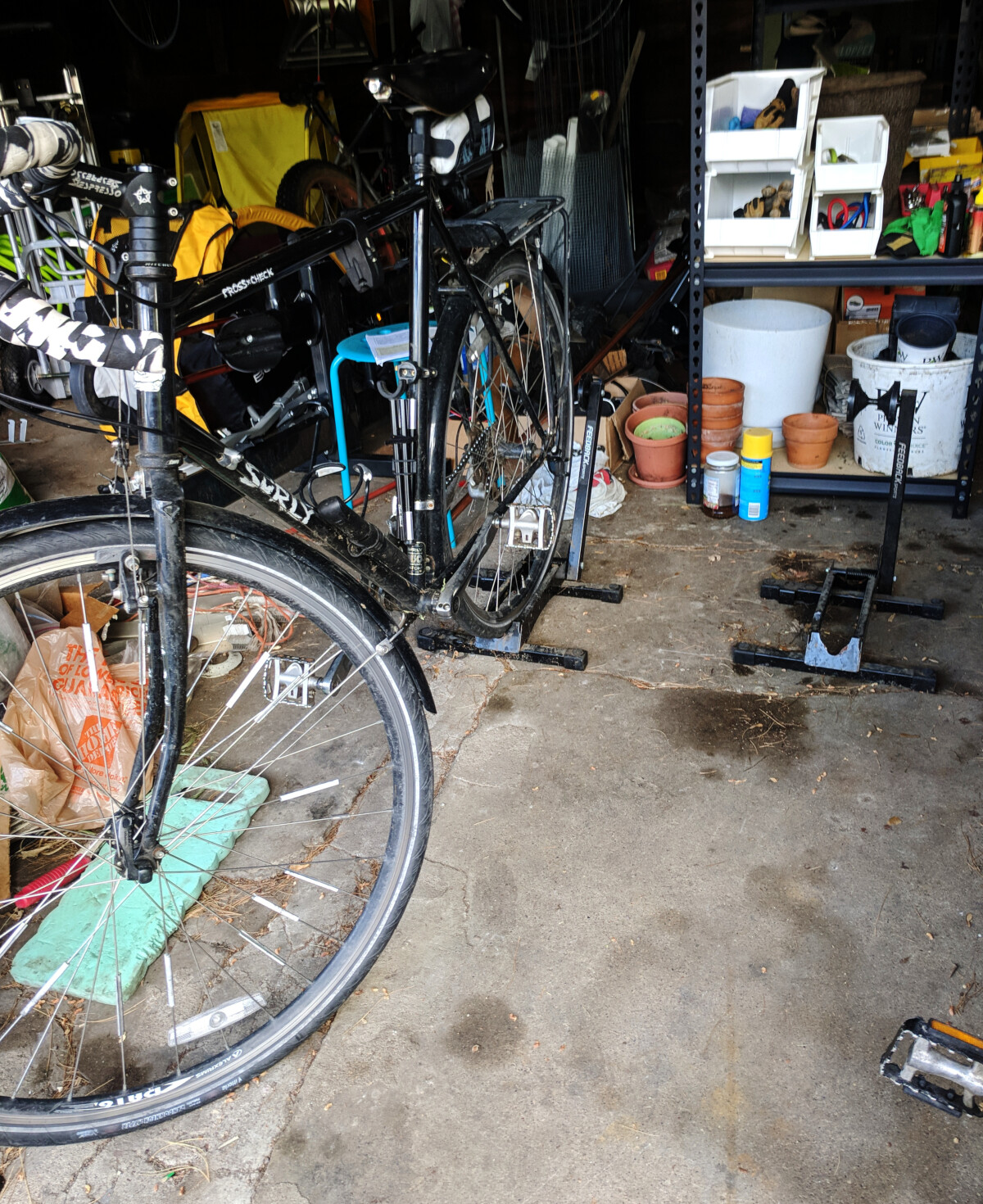 Freestanding bike racks
